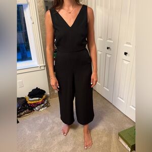 Wilfred Elegant Black V-Neck Jumpsuit with Tie Back